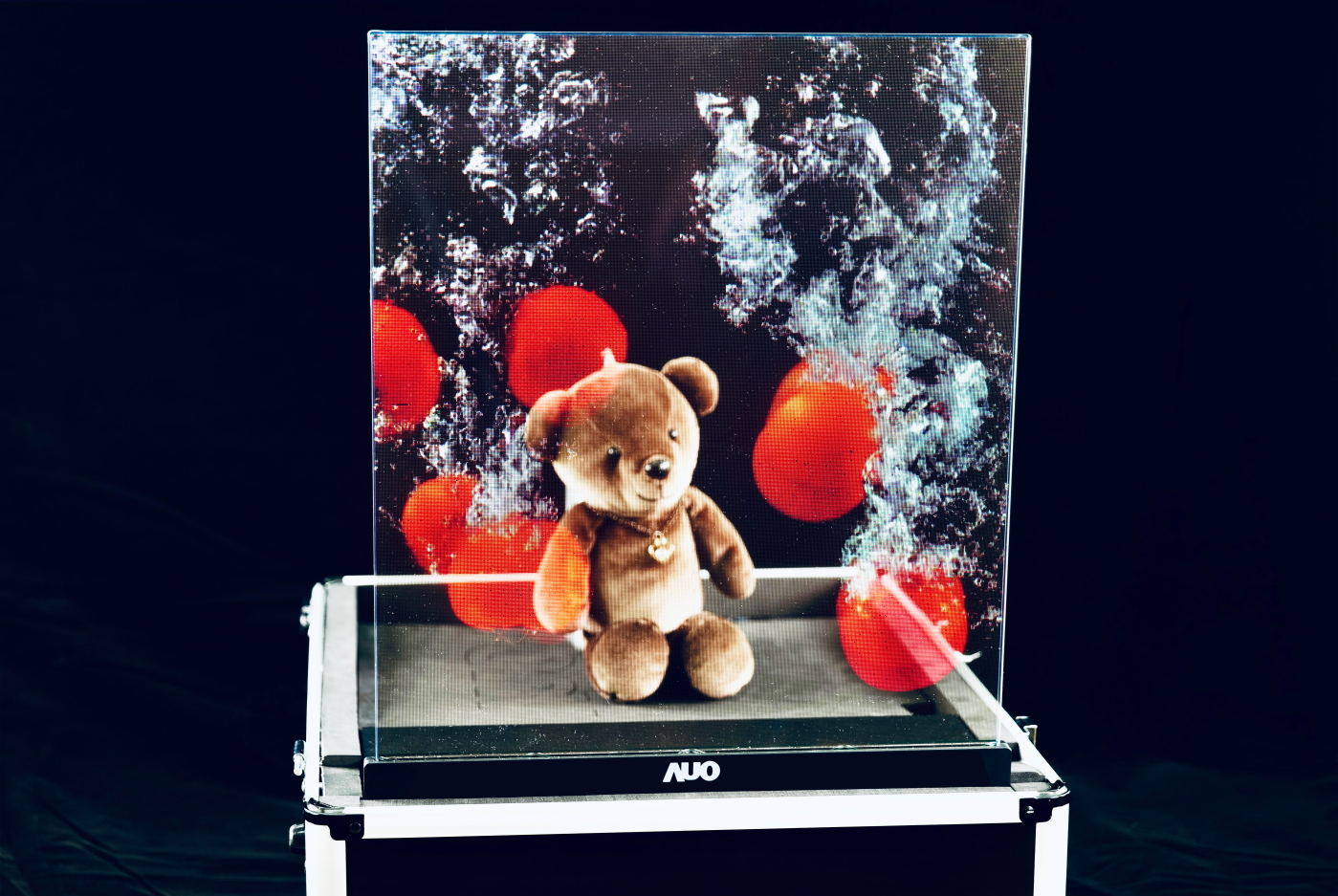 ���_�I���аl(f��)Micro LED͸���@ʾ�����߂�ߴ�͸�����@��������������ƴ��֮���ԣ��ɑ�����ǻ��Ƅ����ǻ��������̘I(y��)չʾ�ȶ�Ԫ����